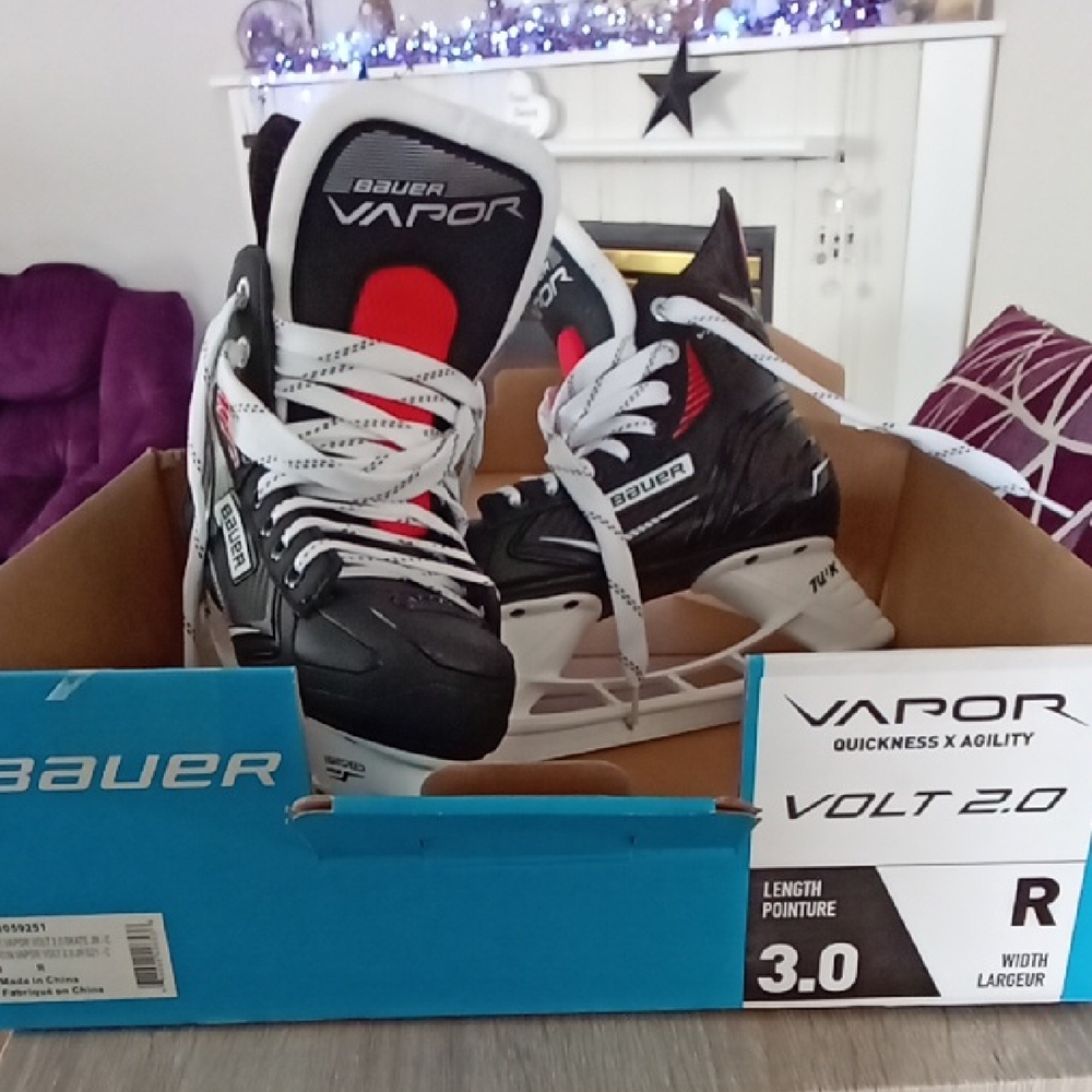 Bauer Vapor Volt 2.0 Kids Skates - Black and Red